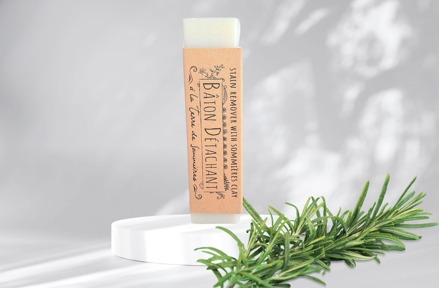 Remove even the toughest stains with our Stain Remover Stick enriched with Terre de Sommières and grape seed oil. Compact, eco-friendly, and easy to use, it’s perfect for various surfaces like fabrics, curtains, and carpets. Stain Remover Stick